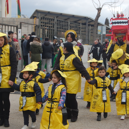 COMIENZA EL PASACALLE CON LOS MÁS PEQUEÑOS