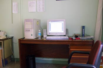 Mesa con ordenador