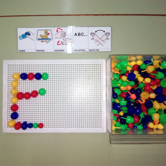 Seminario:material manipulativo para infantil y primaria adaptado a alumnos con T.E.A. 63