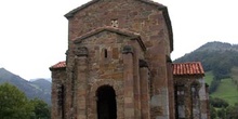 Pórtico de la Iglesia de Santa Cristina de Lena, Lena, Principad
