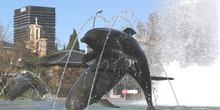 Detalle Fuente de los Delfines, Madrid