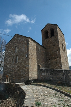 Iglesia de Satué. Vista suroeste del templo, Huesca