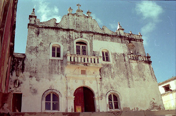 Iglesia y museo parroquial