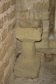 Taza en torre con retrete, Huesca