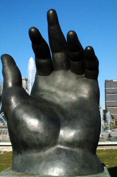 La Mano de Fernando Botero, Madrid