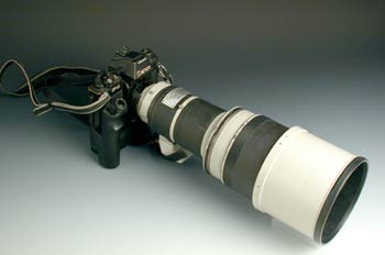 Cámara fotográfica con teleobjetivo