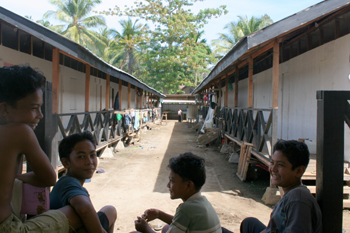 Barracones campo de refugiados de Melaboh, Sumatra, Indonesia