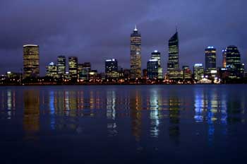 Vista nocturna de Perth, Australia