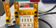 Programa un semáforo para infantil usando las piezas de Nezha y programando con MakeCode