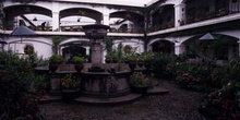 Patio colonial en Chichicastenango, Guatemala