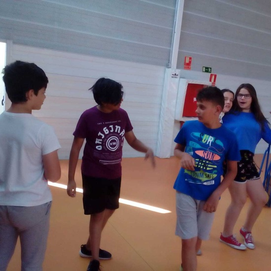 2019_06_11_Sexto B comienza el montaje del escenario para la graduación_CEIP FDLR_Las Rozas 6