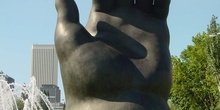 Escultura La Mano de Botero de Madrid