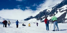 Gente en la nieve, Montañas Rocosas