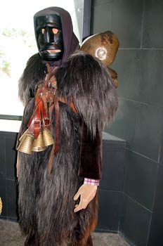 Disfraz de Mamuthone en Mamoiada, Italia