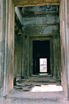Sección interior de cruce en zona real, Angkor, Camboya