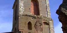 Fachada de las ruinas del monasterio de San Benito, Sahagún, Leó