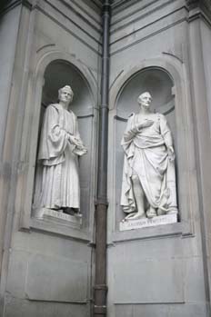 Estatuas de Vespucci y Guicciardini, Florencia