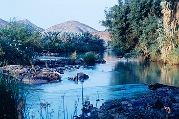Atardecer en río Kunene, Namibia