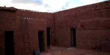 Patio interior de un refugio, Achahoud, Marruecos