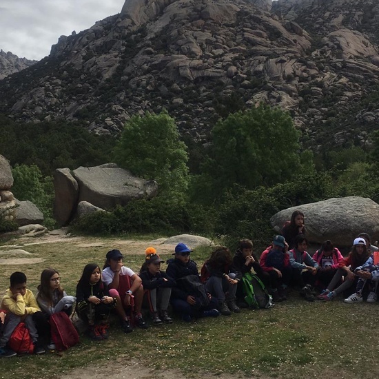 NIÑAS/OS DE 5º . NATURALEZA VIVA EN LA PEDRIZA.HOSTOS POR EL PLANETA 25