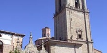 Vista de iglesia y torre