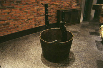 Lavadora manual de botellas de sidra, Museo de la Sidra de Astur