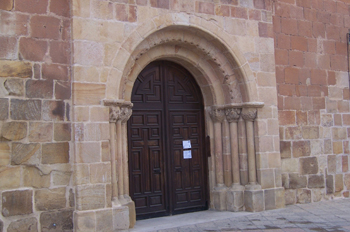 Puerta románica de la Iglesia Nuestra Señora la Mayor, Soria, Ca