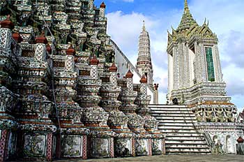 Detalle decoraciones Wat Arun, Bangkok, Tailandia