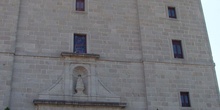 Fachada de la parroquia de la Asunción en Valmorillo