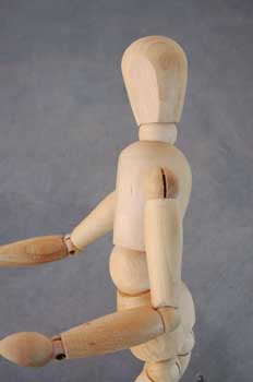 Maniquí en postura de perfil