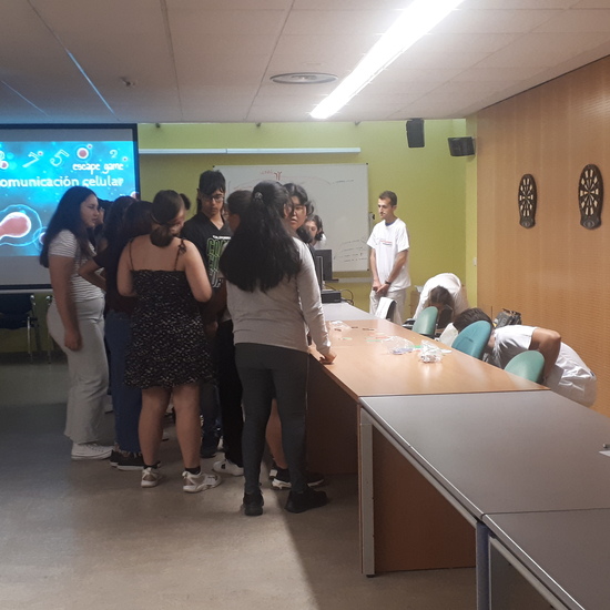 2023.09.30 Noche Investigadores - Comunicando con las células