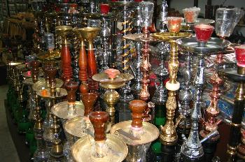 Vitrina de una tienda de artesanía árabe