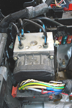 ABS Bosch 5. Bloque hidráulico y calculador