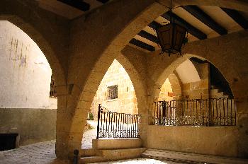 Lonja gótica del siglo XV en Beceite, Teruel