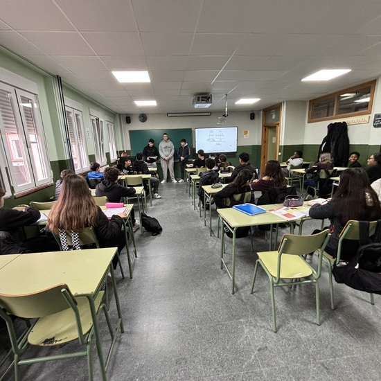 Presentación al Claustro del centro y a los distintos niveles educativos.