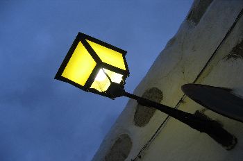 Farola iluminada, Canarias