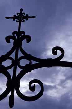 Detalle de una reja de hierro