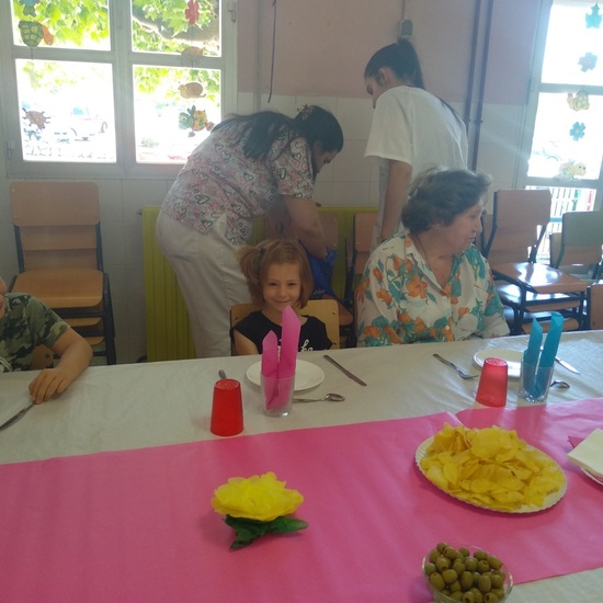 Comida de 1º con los mayores de los LLanos 11