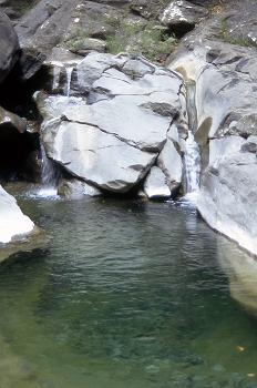 Saltos de agua en el Barranco de Barbaruens, Huesca