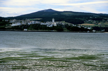 Vista desde oriente de Castropol, Principado de Asturias