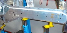 Ensamblado de larguero de aluminio con remaches
