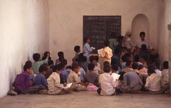 Clase de matemáticas en una escuela de Taiz, Yemen