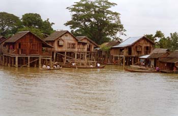 Orillas del rio Ayeyarwaddy, Myanmar