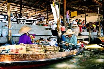 Puesto de mercado flotante, Bangkok, Tailandia