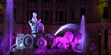 Iluminación de la fuente de Cibeles con motivo de la Boda Real