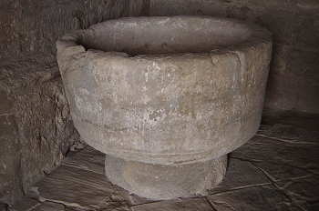 Pila bautismal. San Migel de Foces, Huesca