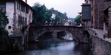 Puente medieval en Saint Jean Pied du Port, Francia