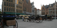 Vista de la Plaza Mayor o Markt Plein, Brujas, Bélgica