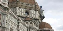 Vista lateral del Duomo y la Cúpula Brunelleschi, Florencia