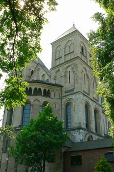 Torres de iglesia en Colonia, Alemania